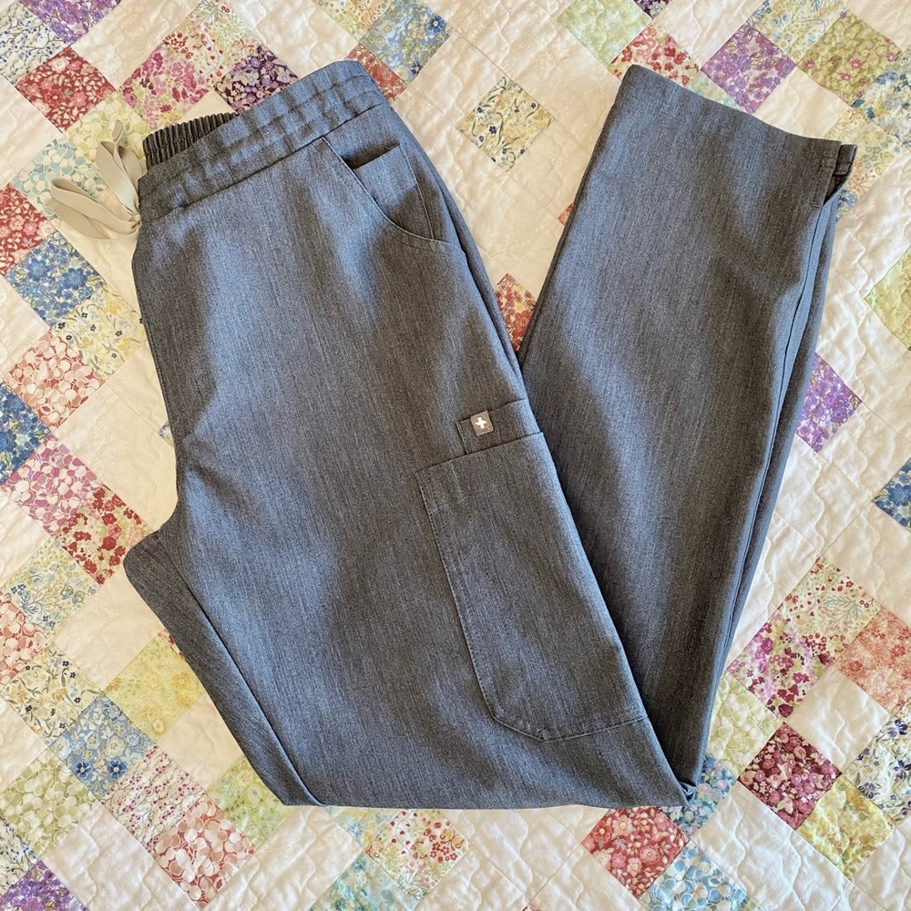 Figs cargo scrub pants small